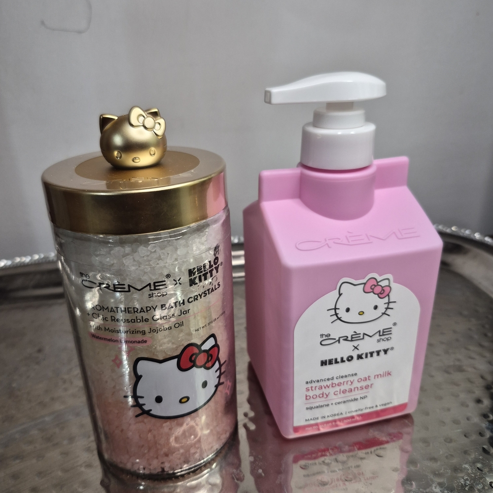 NEW Crème Shop x Hello Kitty Bath Set Pink Body Cleanser & Bath Crystals Set